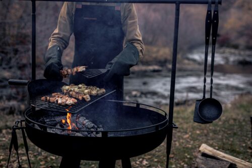 Barebones Cowboy Cooking Fish Spatel